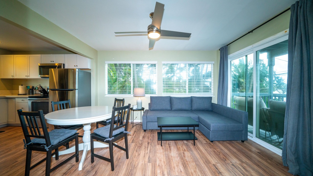 Photo of Livingroom in Punaluu