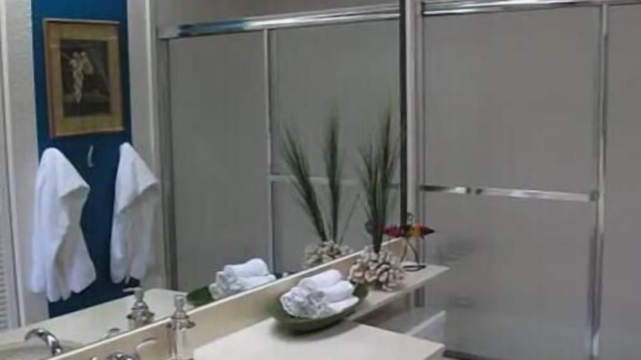 Photo of Bathroom in Kaiulani