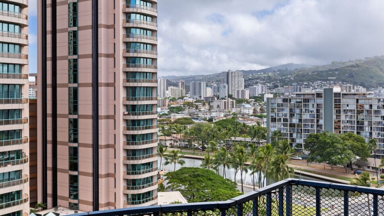 Photo of Outdoor in McCully - Moiliili