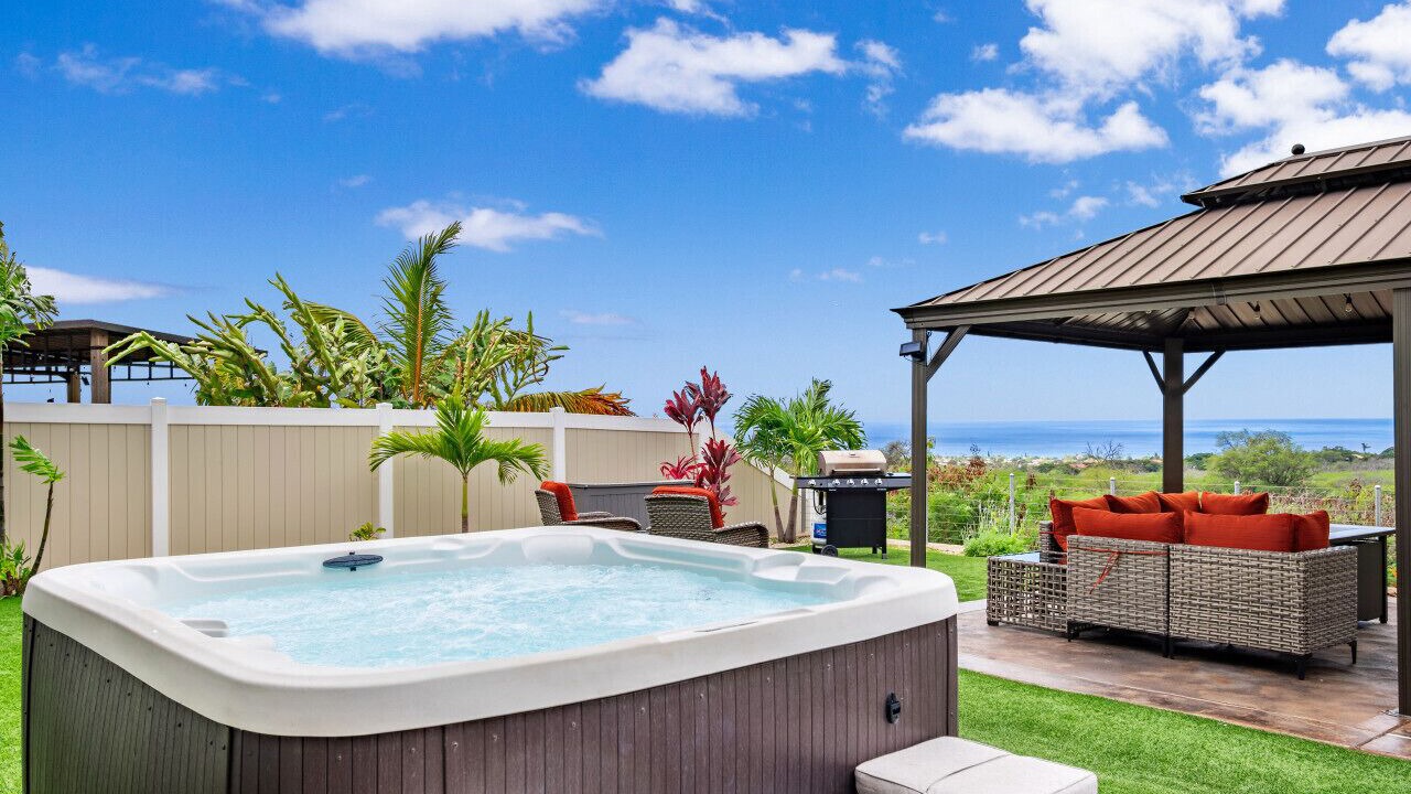 Photo of Patio Balcony in Makaha Valley