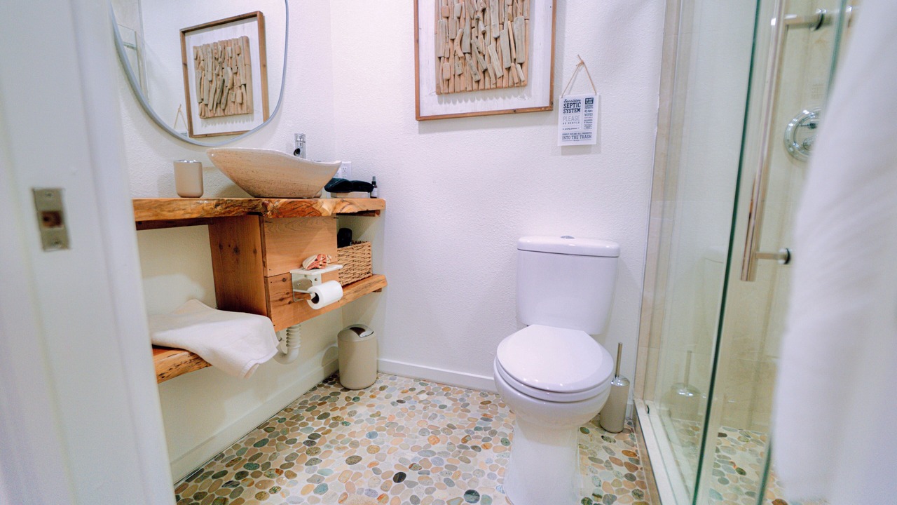 Photo of Bathroom in Crystal Shores