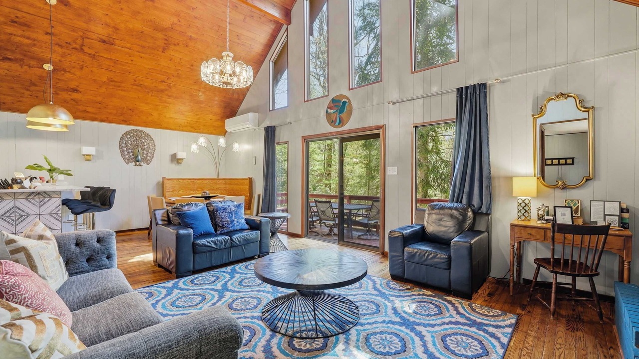 Photo of Livingroom in Lake Harmony Estates