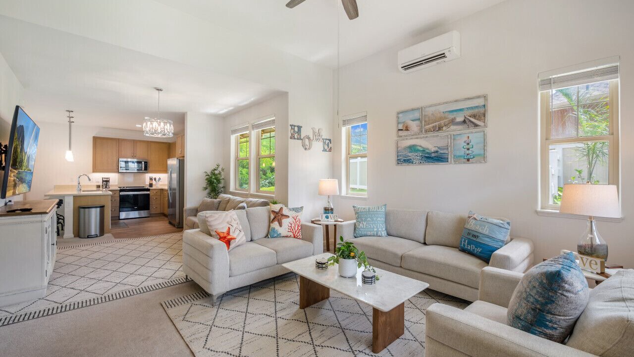 Photo of Livingroom in Makaha Valley
