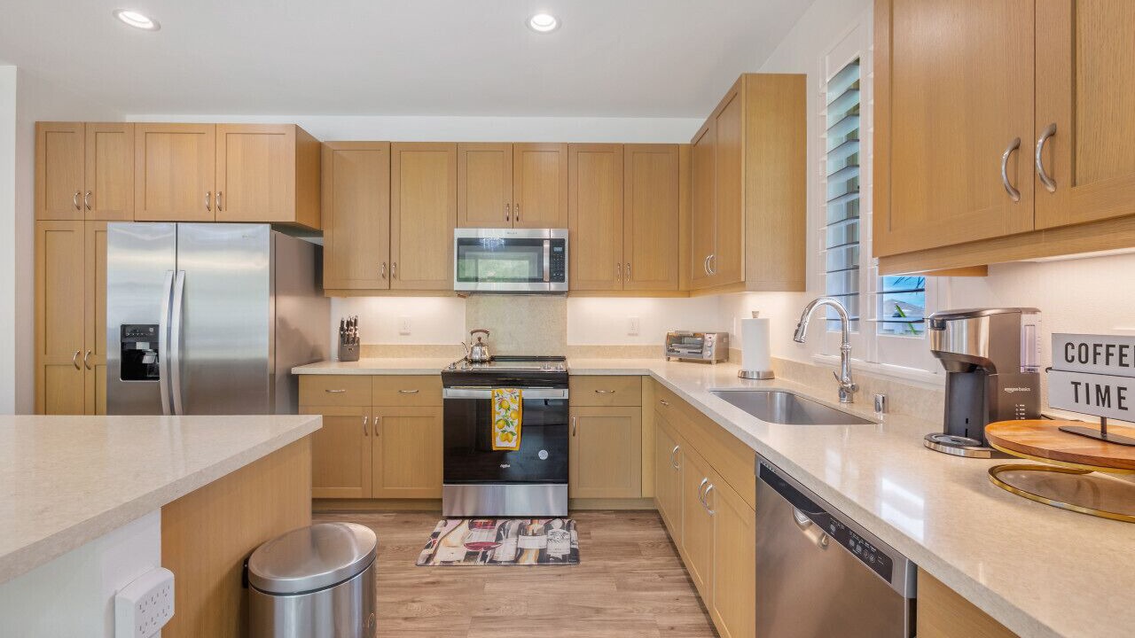 Photo of Kitchen in Makaha Valley