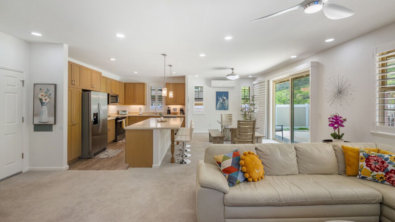 Photo of Livingroom in Makaha Valley