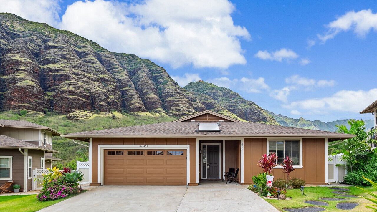 Photo of Outdoor in Makaha Valley
