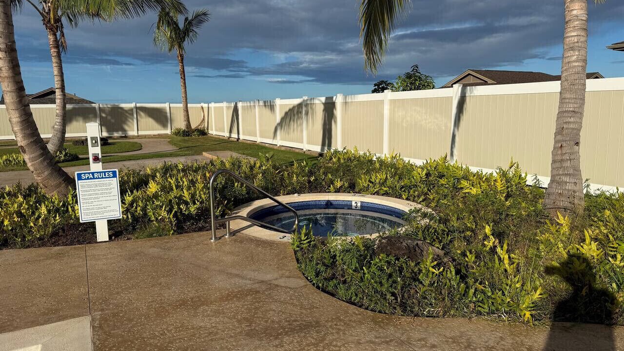 Photo of Outdoor in Makaha Valley