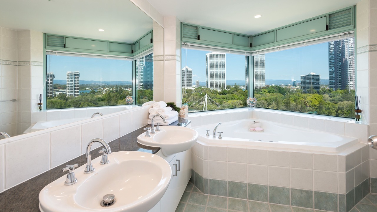Photo of Bathroom in Main Beach