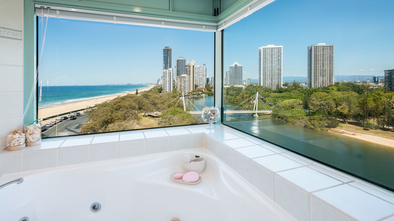Photo of Bathroom in Main Beach