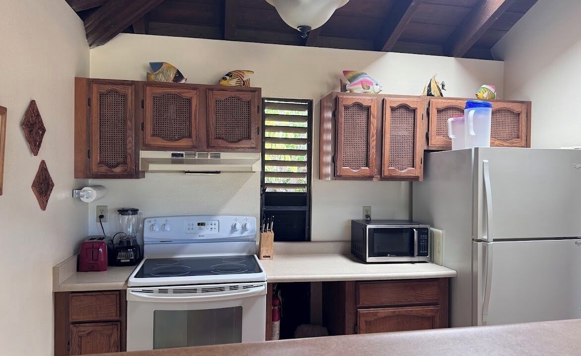 Photo of Kitchen in Maunaloa