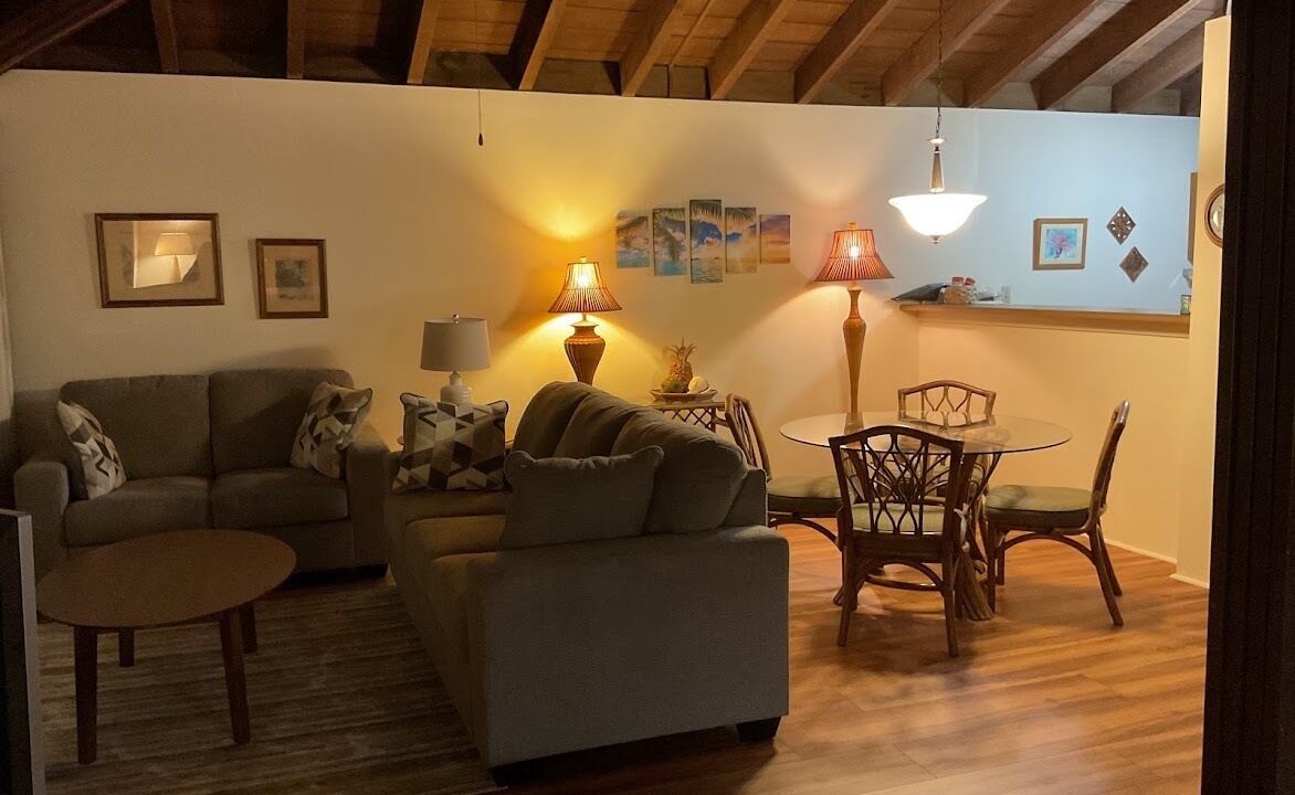 Photo of Livingroom in Maunaloa