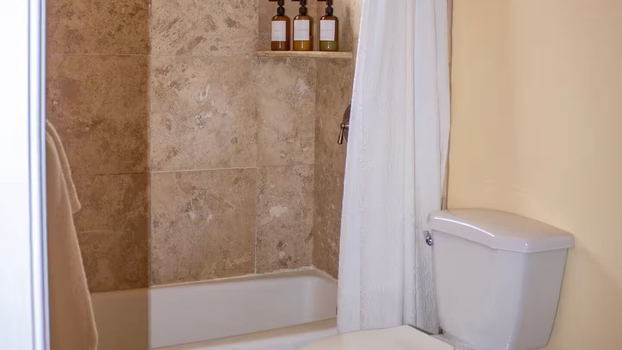 Photo of Bathroom in Hakalau