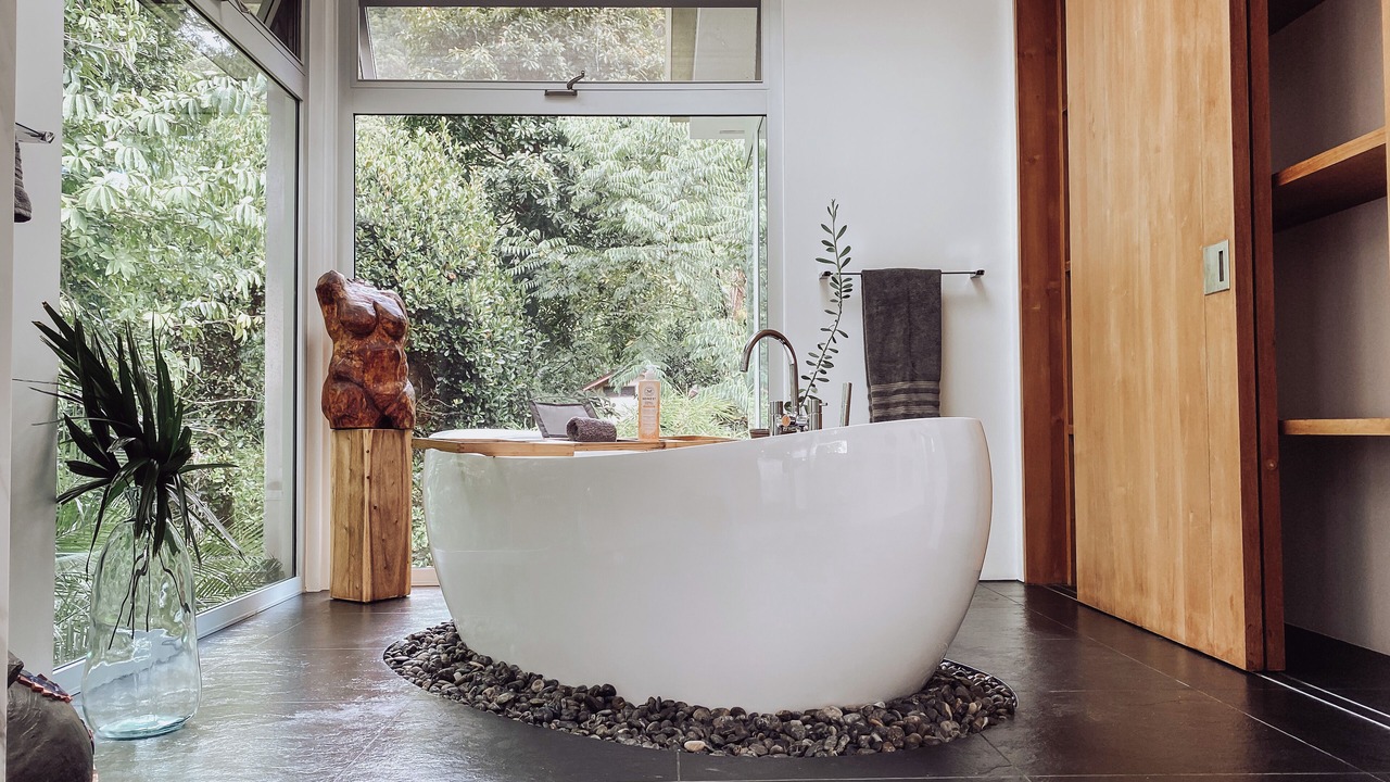 Photo of Bathroom in Nuuanu - Punchbowl