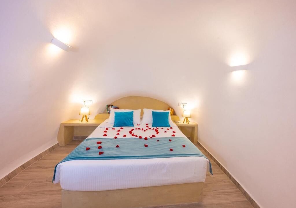 Photo of Bedroom in Oia