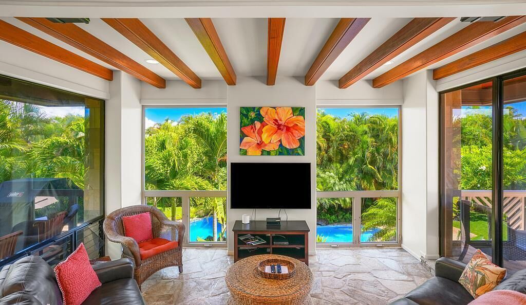 Photo of Livingroom in Bayview