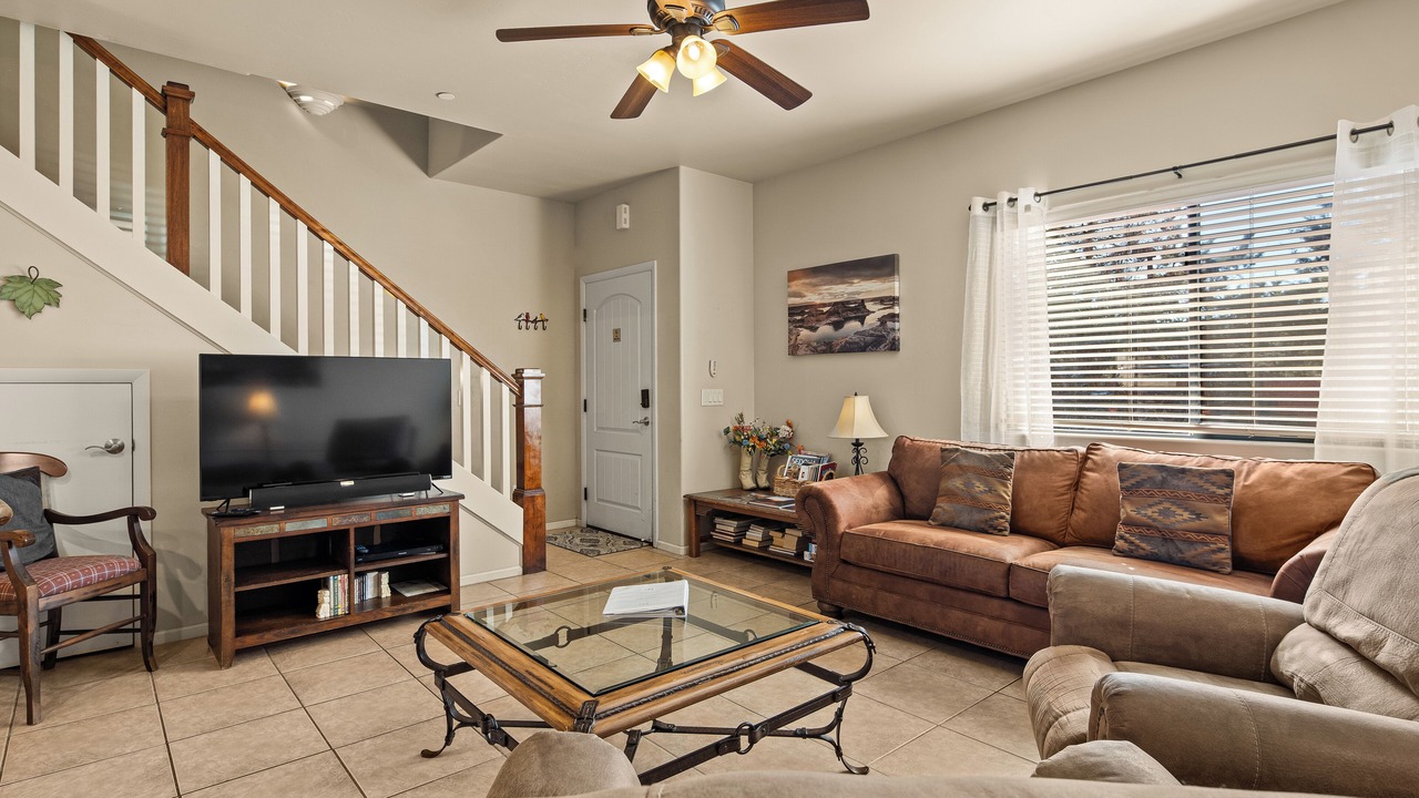 Photo of Livingroom in Oak Creek