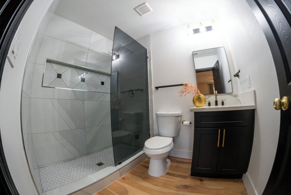 Photo of Bathroom in Rancho Oakey