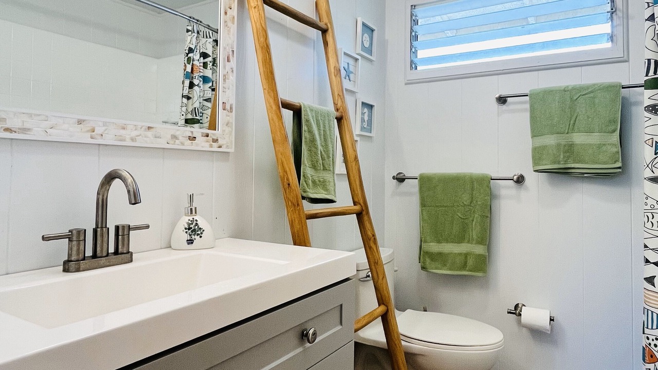 Photo of Bathroom in Waimanalo Beach