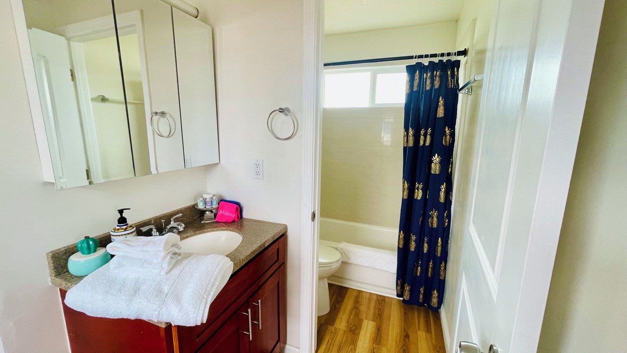 Photo of Bathroom in Nanakuli
