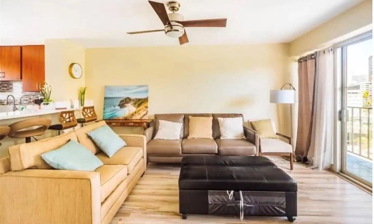 Photo of Livingroom in Waikiki