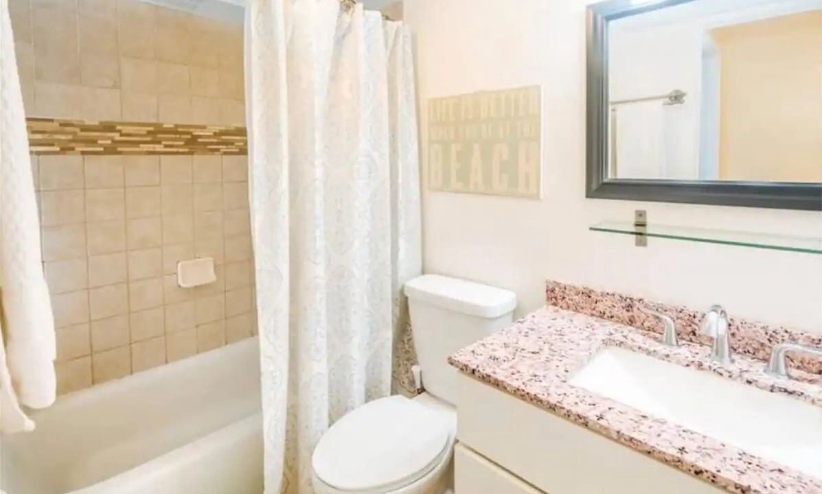 Photo of Bathroom in Waikiki