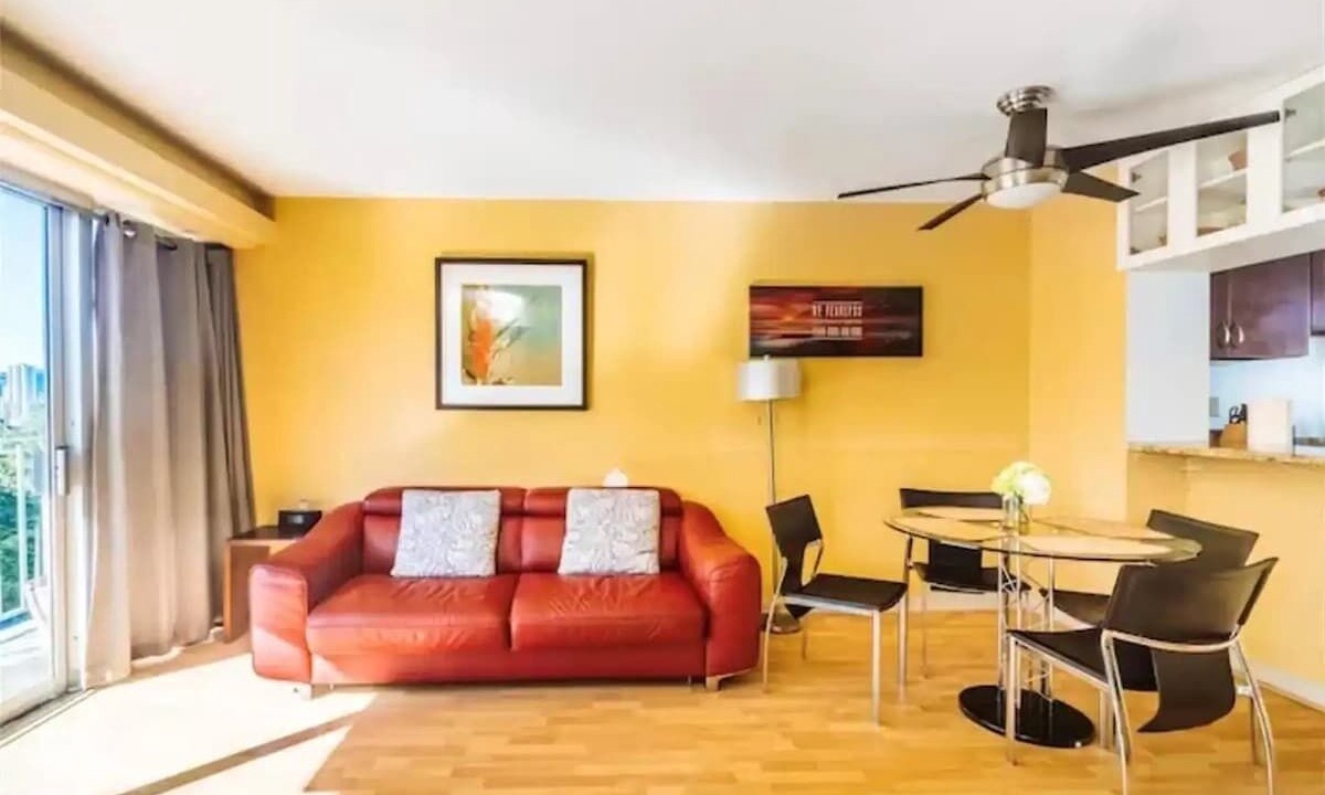 Photo of Livingroom in Waikiki