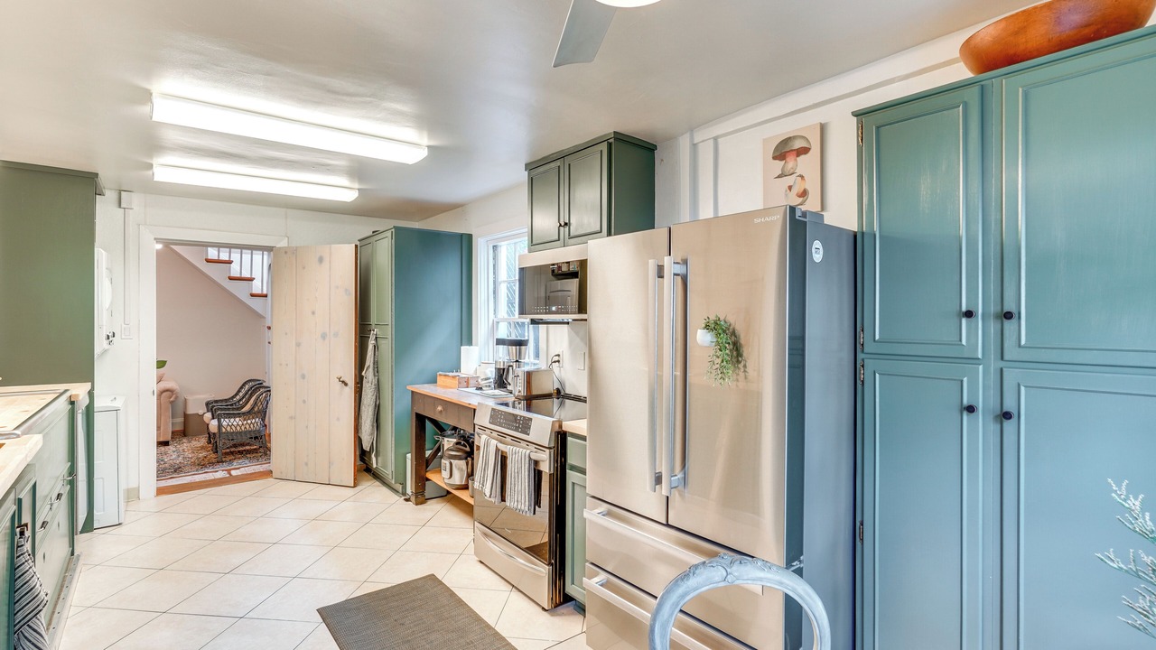 Photo of Kitchen in Leesburg's Old and Historic District