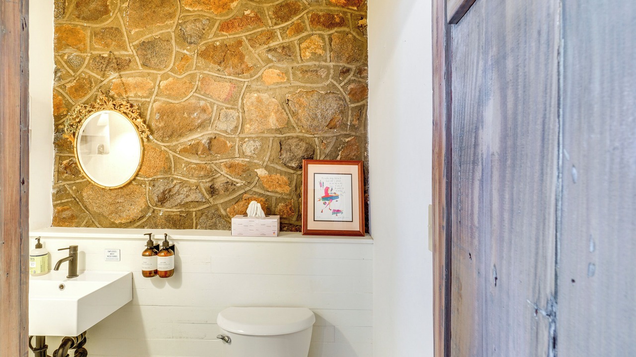 Photo of Bathroom in Leesburg's Old and Historic District