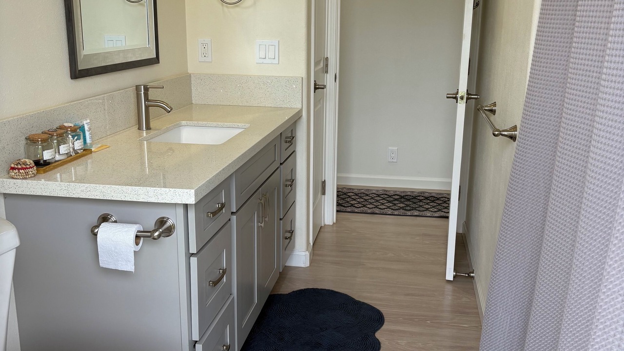 Photo of Bathroom in Makaha