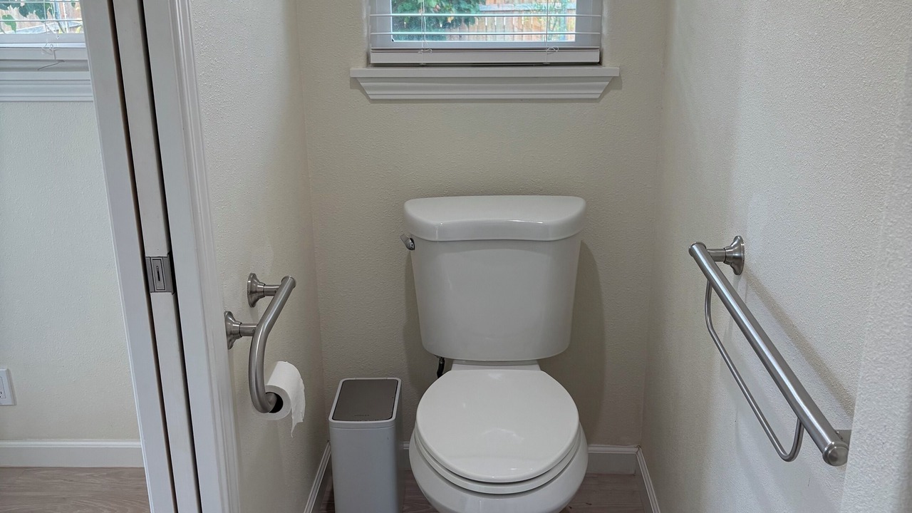 Photo of Bathroom in Makaha