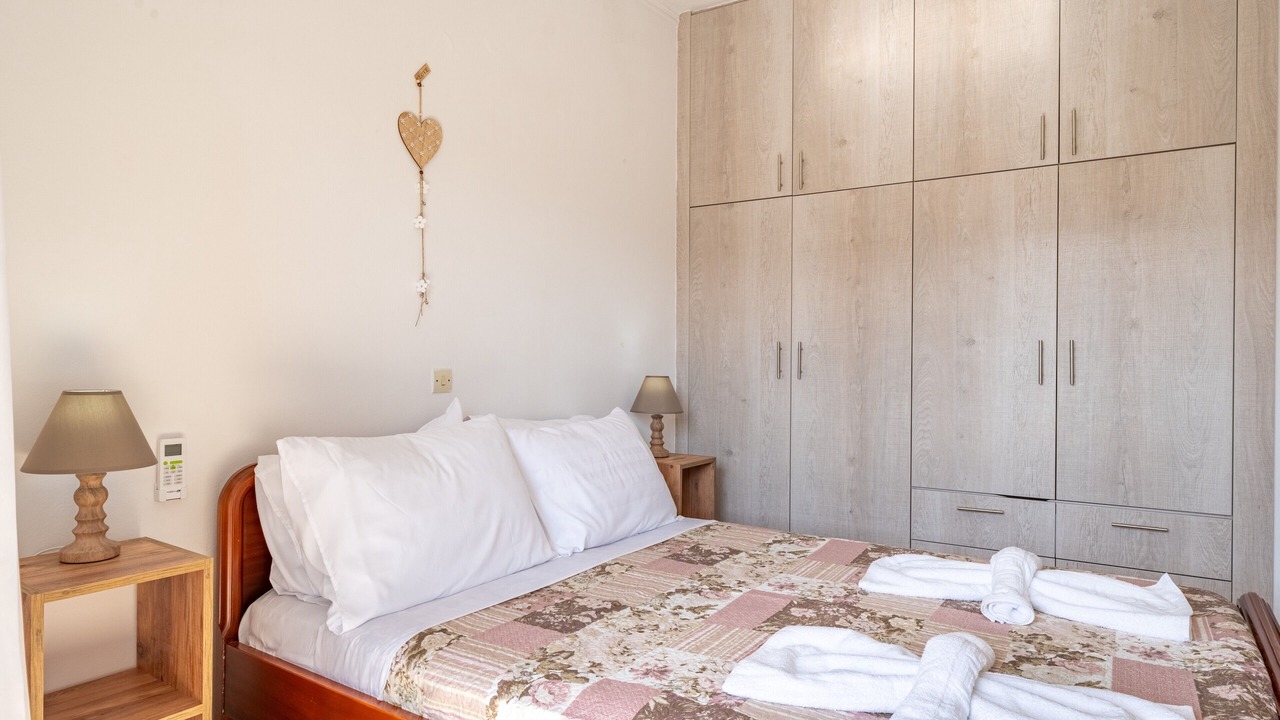 Photo of Bedroom in Almiros Beach