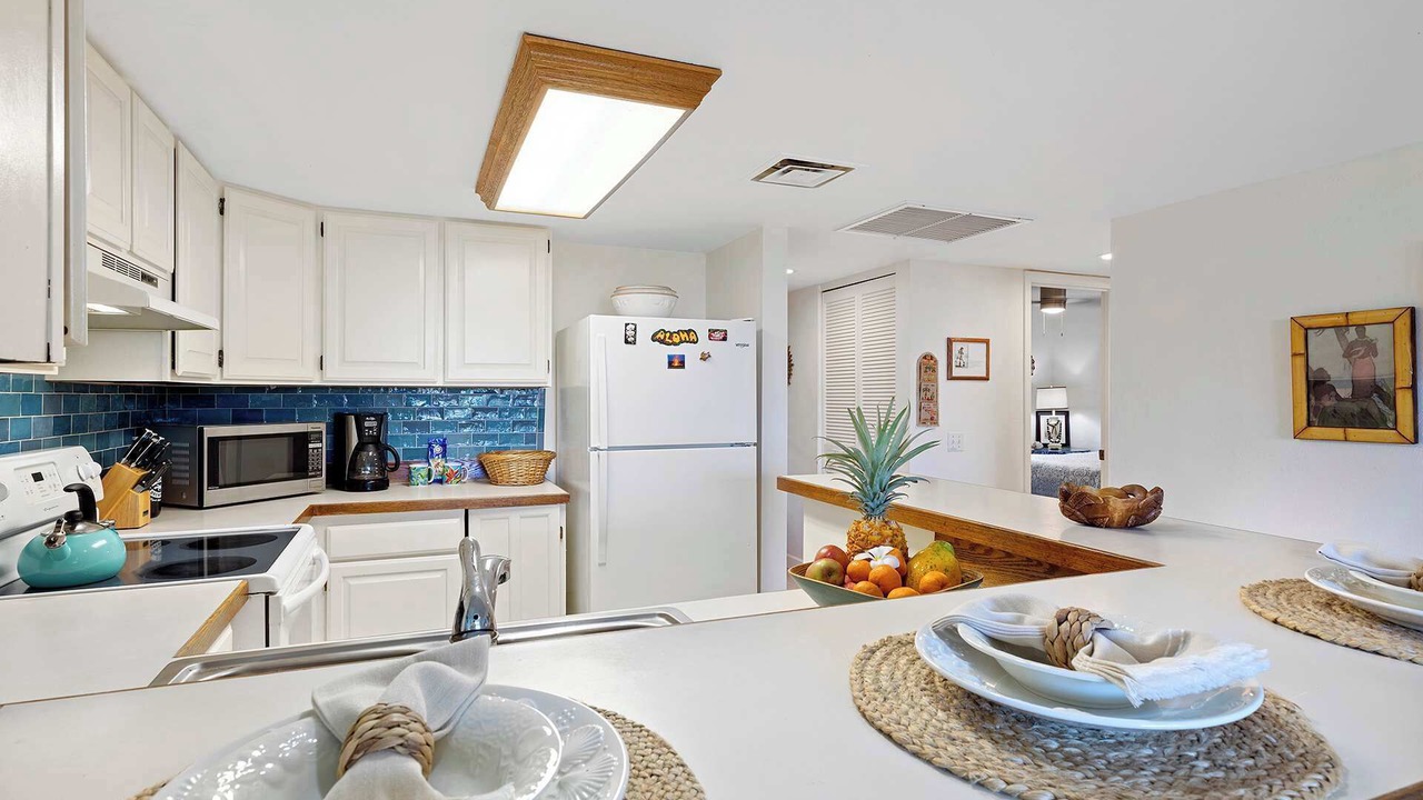 Photo of Kitchen in Kahaluu Bay