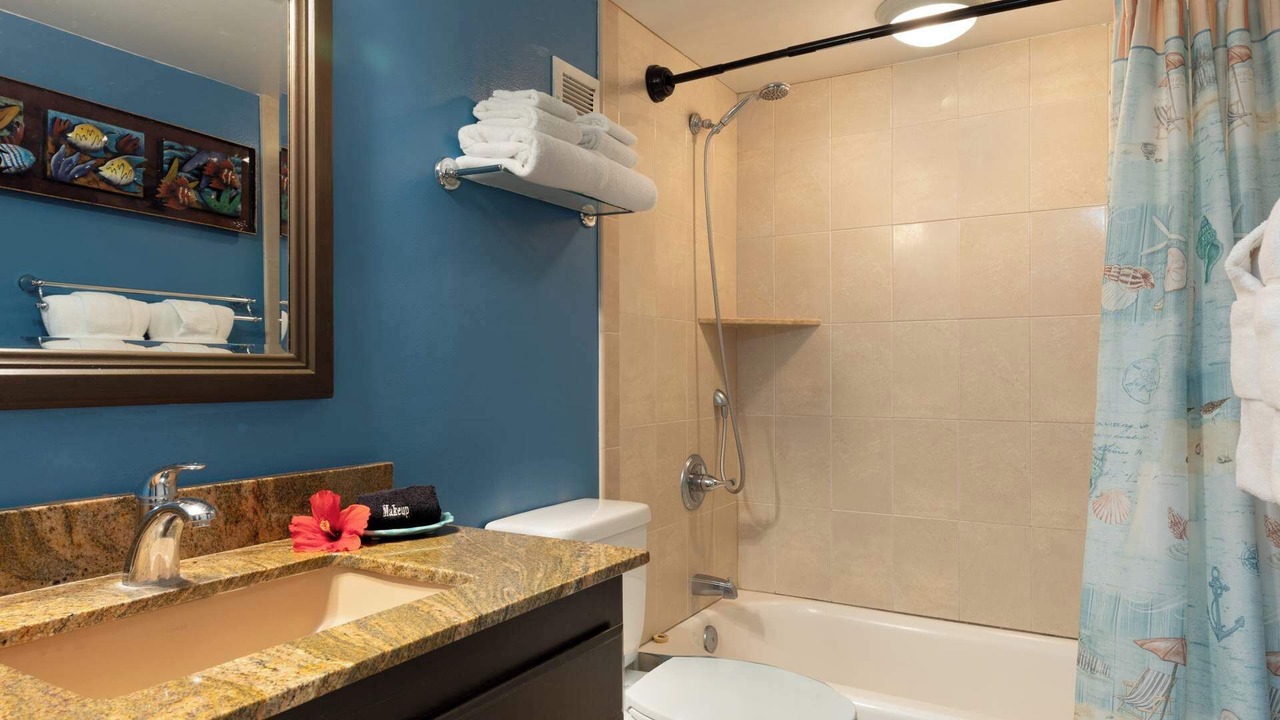 Photo of Bathroom in Kahaluu Bay