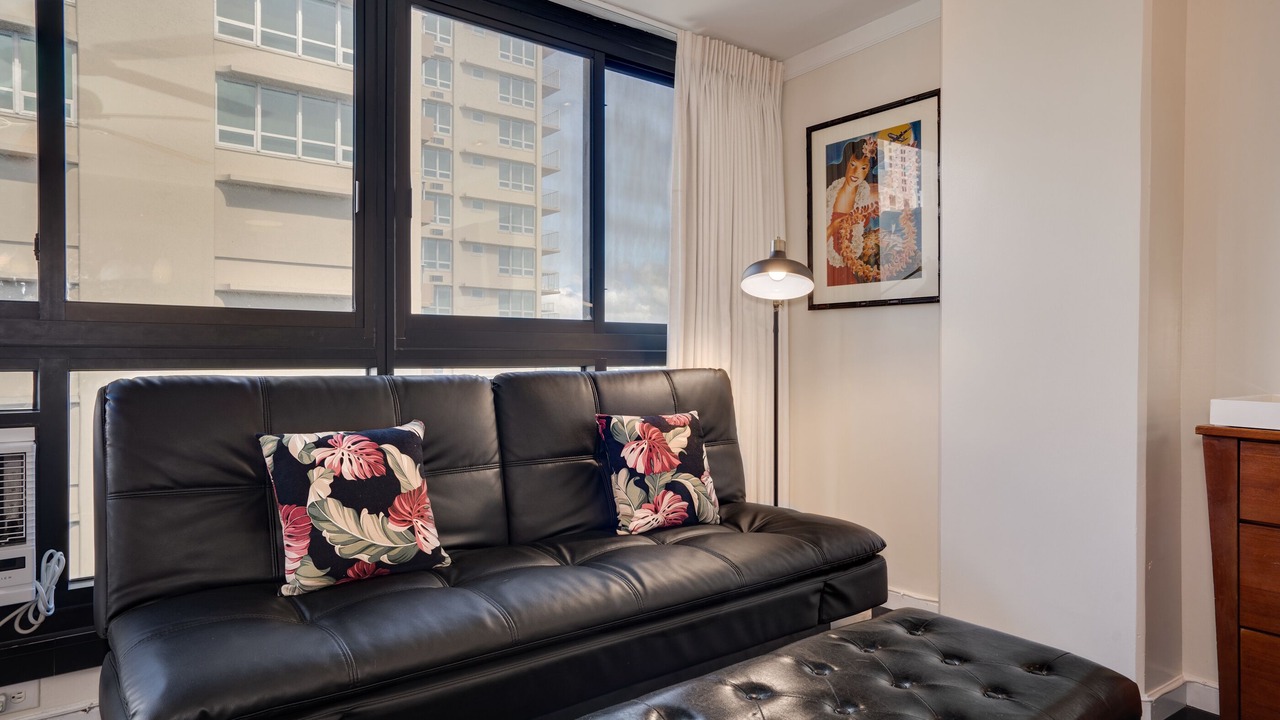 Photo of Livingroom in Waikiki