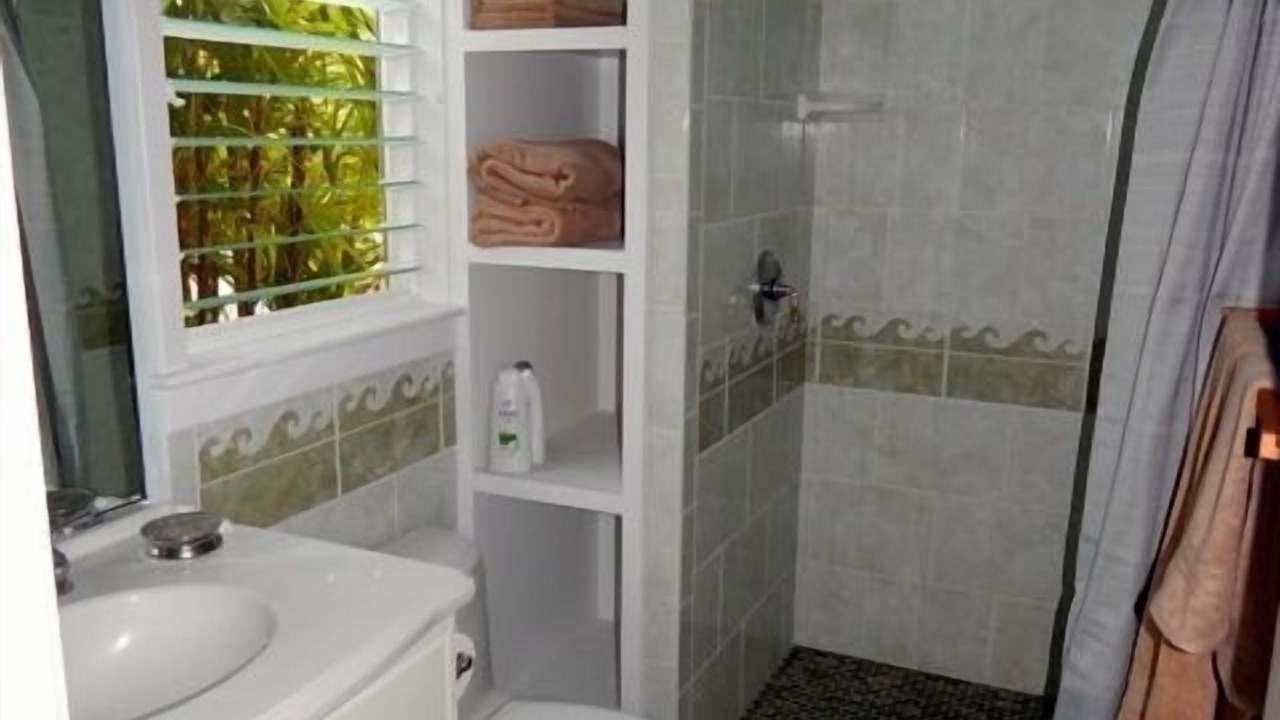 Photo of Bathroom in Kahaluu-Keauhou