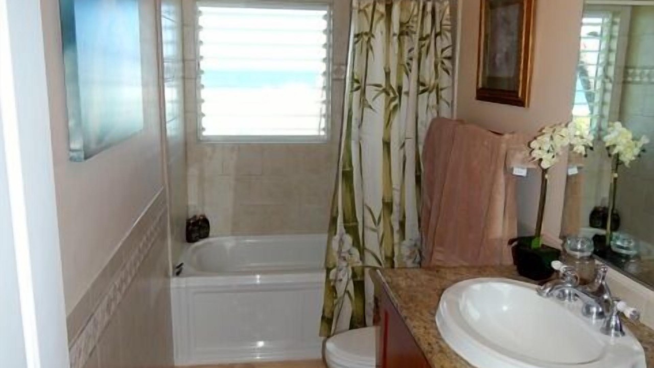 Photo of Bathroom in Kahaluu-Keauhou