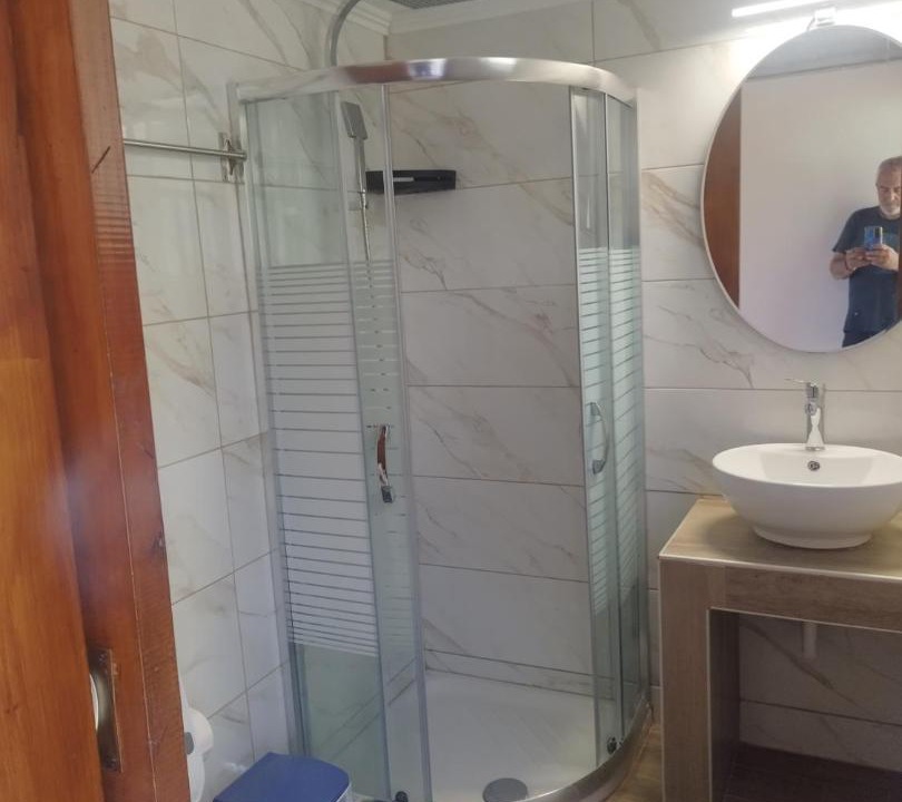 Photo of Bathroom in Kompi