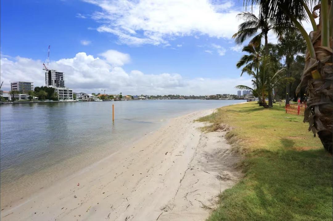 Photo of Others in Surfers Paradise
