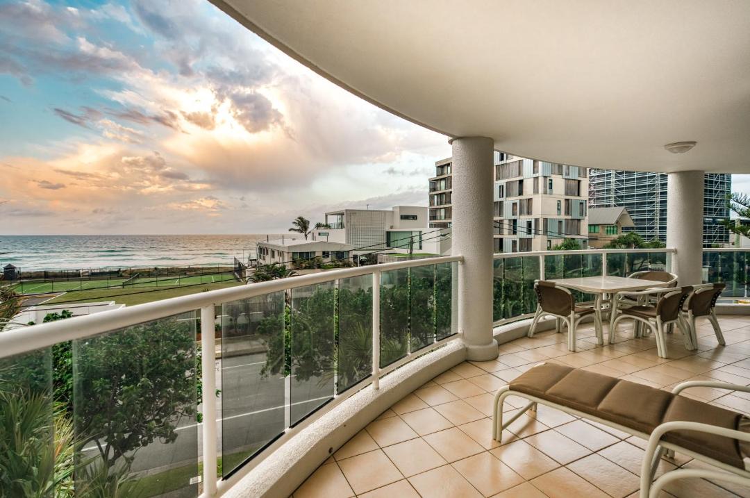 Photo of Patio Balcony in Main Beach