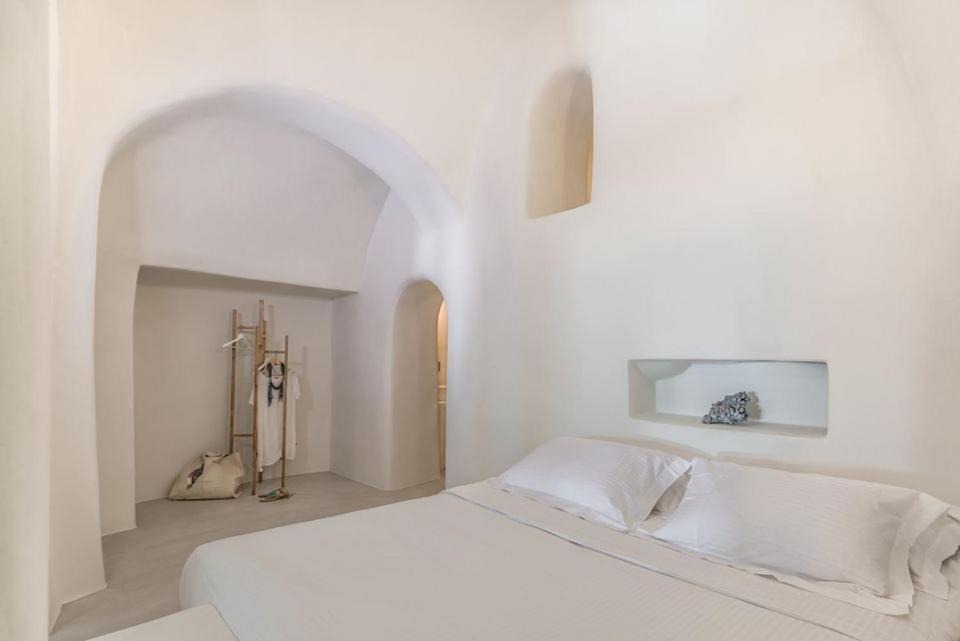 Photo of Bedroom in Oia