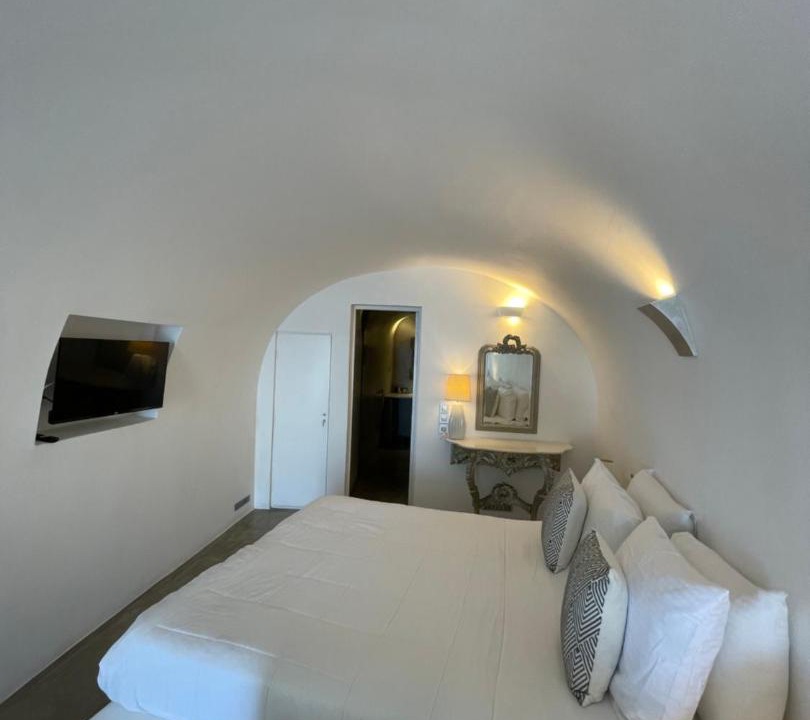 Photo of Others in Oia