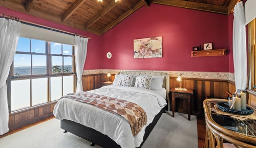 Rosella Room	