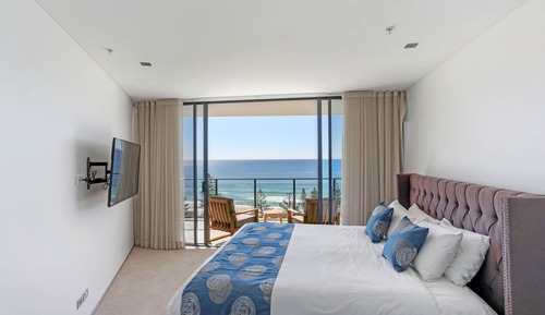 2 Bedroom + Media Superior Ocean View - King, Queen & 2 Singles