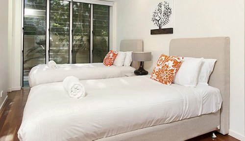 Belongil Penthouse Three Bedroom w Pool