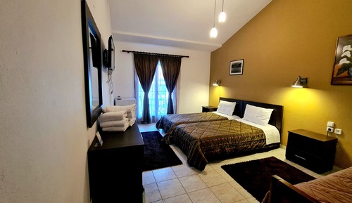 Classic Triple Room, Lake View
