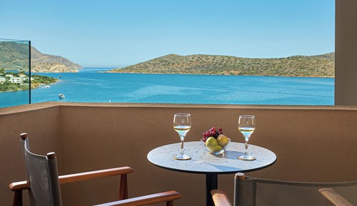Maisonette with Plunge Pool and Sea View