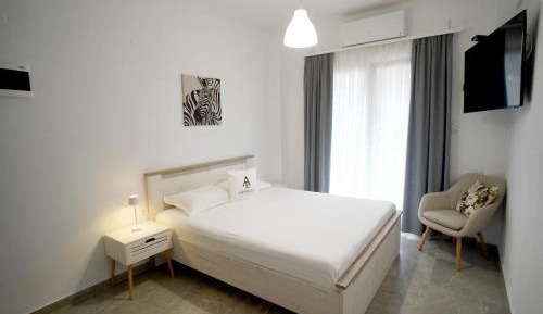 Classic One-Bedroom Apartment with King Bed