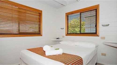 Superior 2 Bedroom Cabin - Sleeps 4