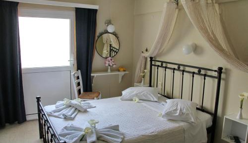 Economy Triple Room