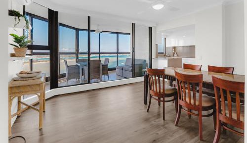Three-Bedroom Penthouse Apartment